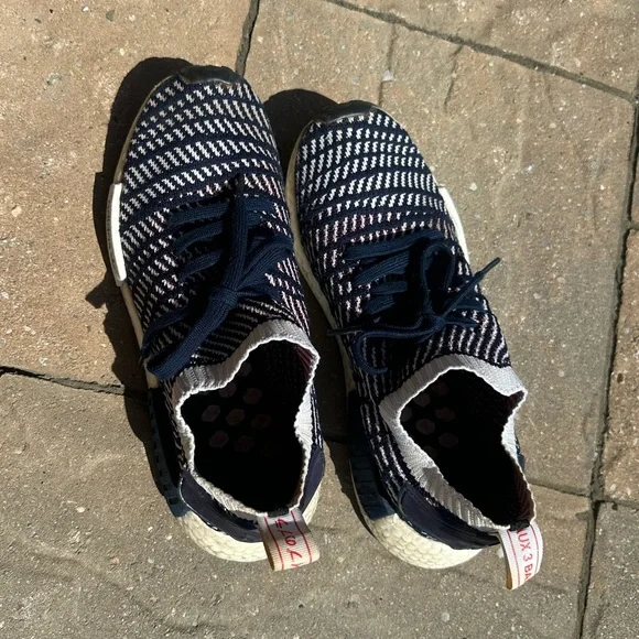 NMD R1 size 8.5US - Picture 2 of 4